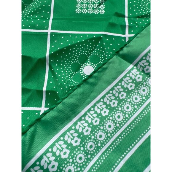 Vintage Floral Square Scarf 26 Inch Green & White Silky Lightweight Boho Neck Wr - Picture 4 of 4